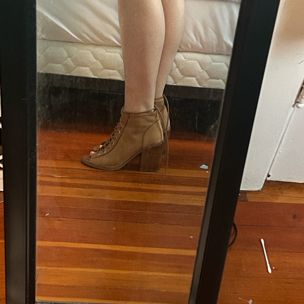 Aldo Tan Lace Up Ankle Boots - Picture 3 of 5